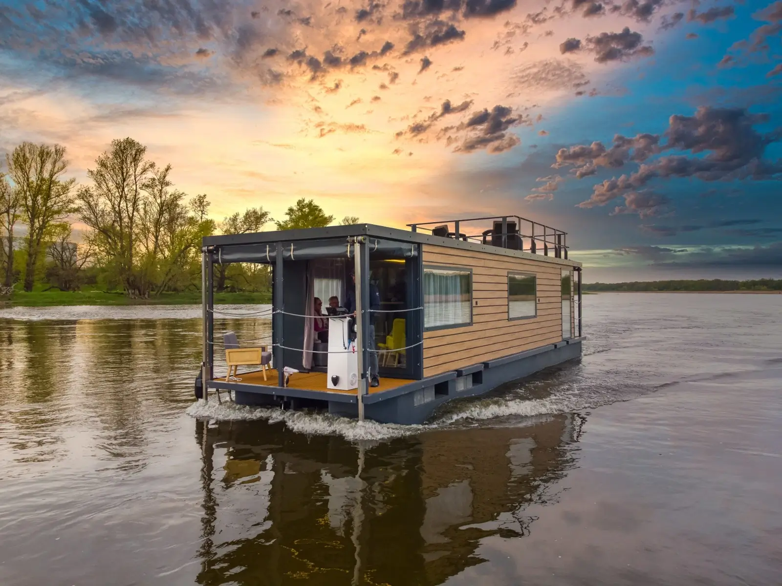 Luxury Boat House